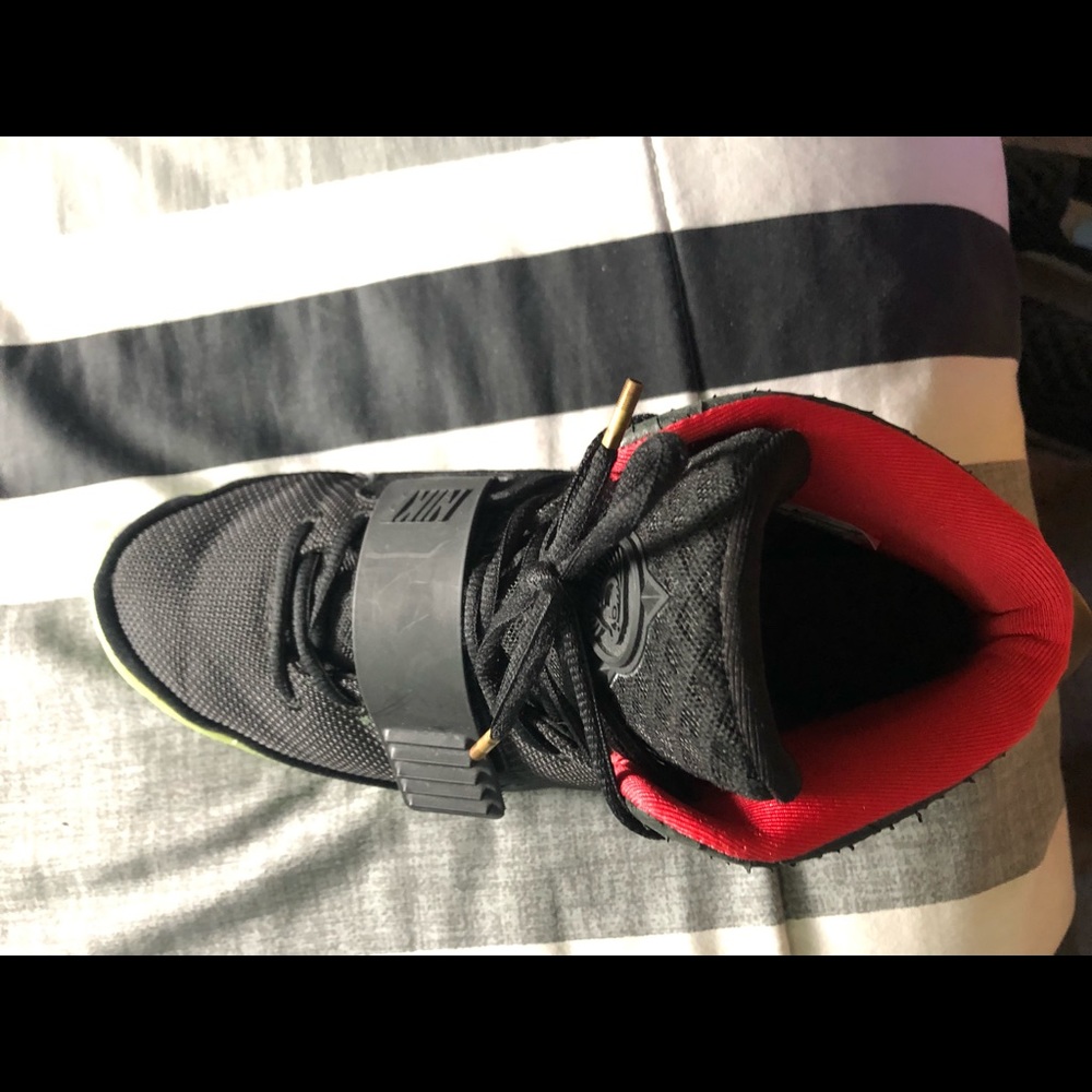 Yeezy - Picture 3 of 4